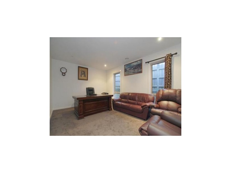 2 Holly Place, Carrum Downs VIC 3201