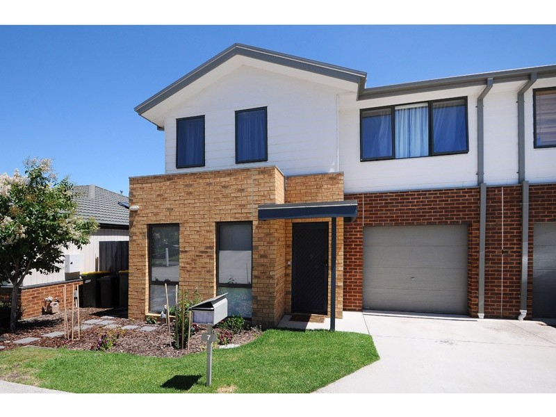 7/11 Brunnings Road, Carrum Downs VIC 3201