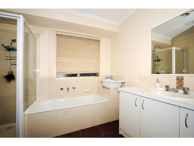 6 Esta Court, Carrum Downs VIC 3201