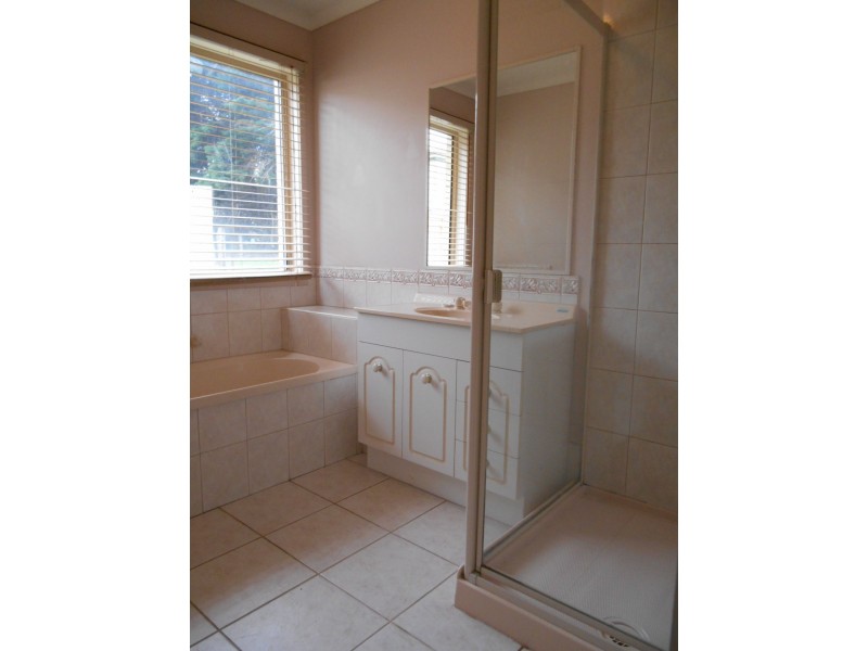 21 John Monash Drive, Skye VIC 3977