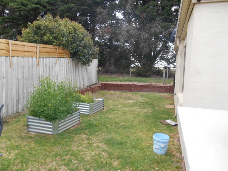 21 John Monash Drive, Skye VIC 3977