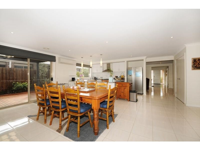 9 David Close, Skye VIC 3977