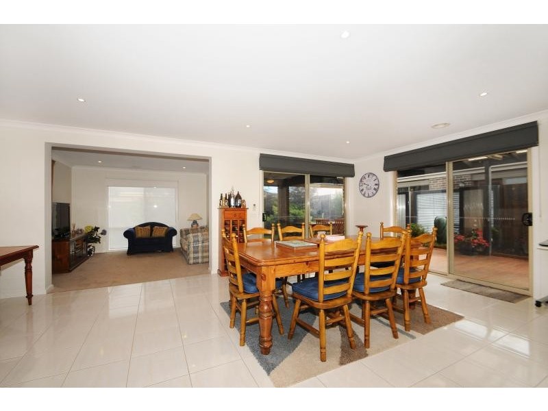 9 David Close, Skye VIC 3977