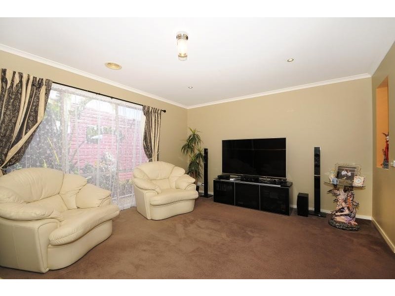 13 Emerald Rise, Skye VIC 3977