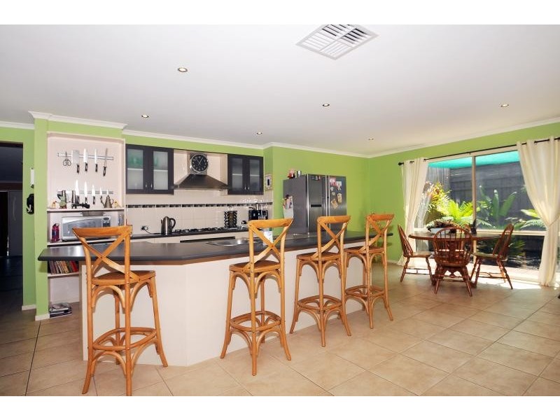 13 Emerald Rise, Skye VIC 3977