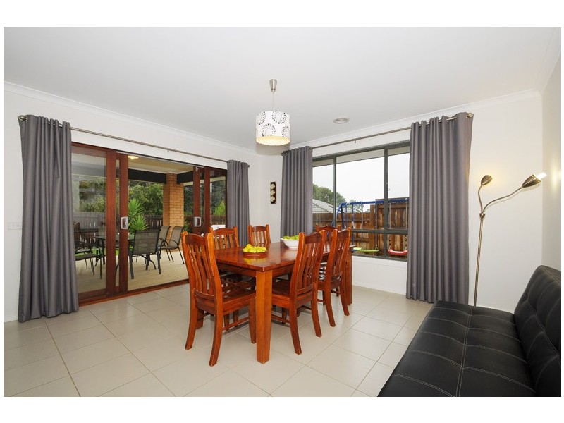 17 St Austell Court, Skye VIC 3977