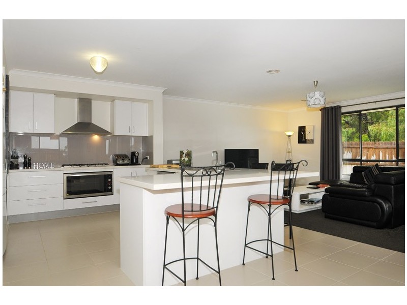 17 St Austell Court, Skye VIC 3977