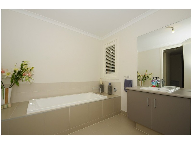 17 St Austell Court, Skye VIC 3977