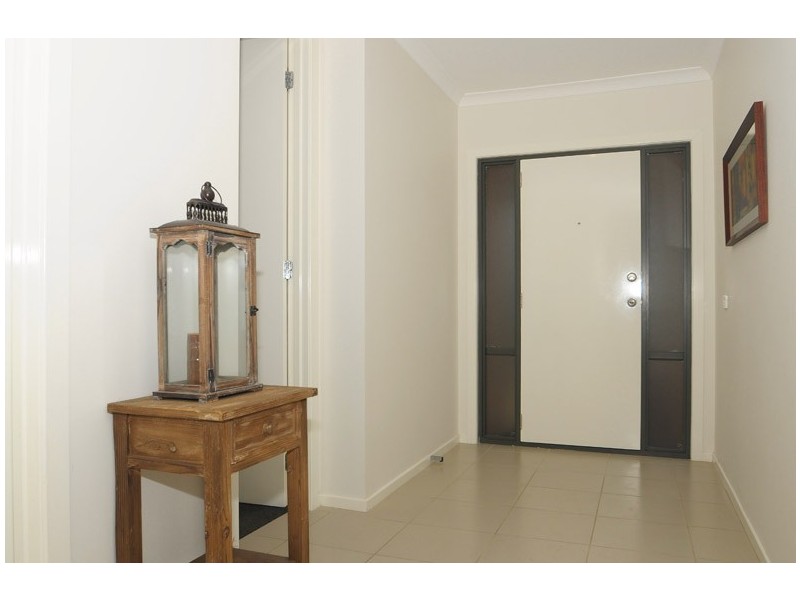 17 St Austell Court, Skye VIC 3977