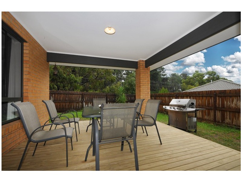 17 St Austell Court, Skye VIC 3977