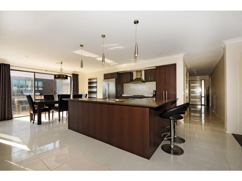 9 St Austell Court, Skye VIC 3977