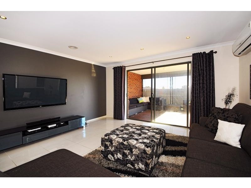 9 St Austell Court, Skye VIC 3977