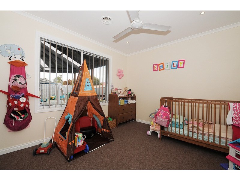 1 Wisteria Court, Skye VIC 3977