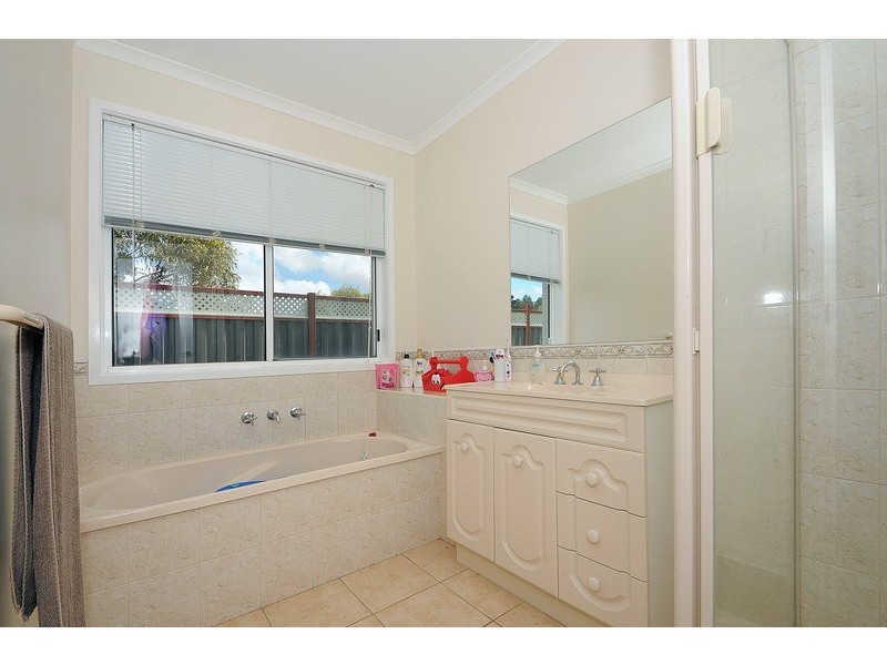 1 Wisteria Court, Skye VIC 3977