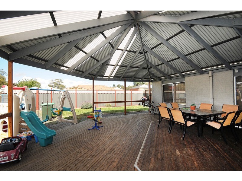 1 Wisteria Court, Skye VIC 3977