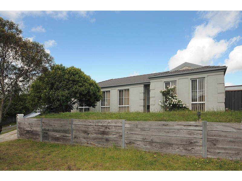 1 Wisteria Court, Skye VIC 3977