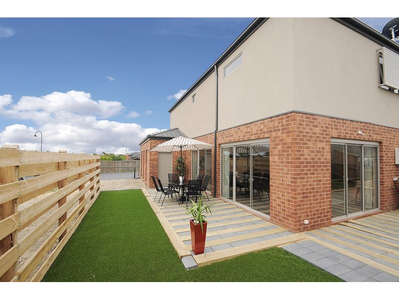 1/175 Rosebank Drive, Cranbourne North VIC 3977