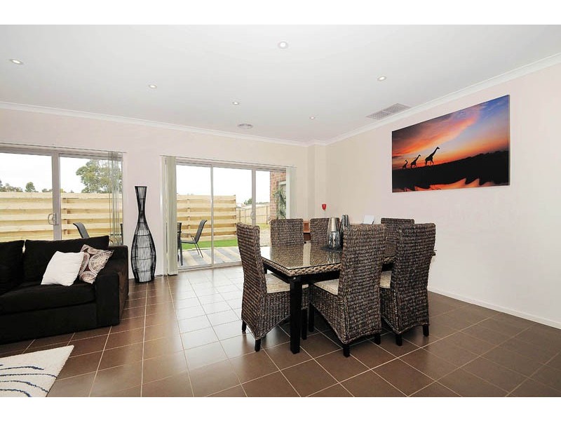 1/175 Rosebank Drive, Cranbourne North VIC 3977