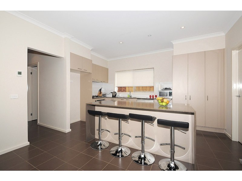 1/175 Rosebank Drive, Cranbourne North VIC 3977