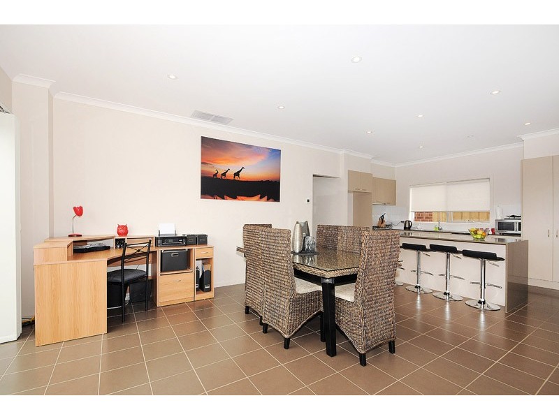 1/175 Rosebank Drive, Cranbourne North VIC 3977