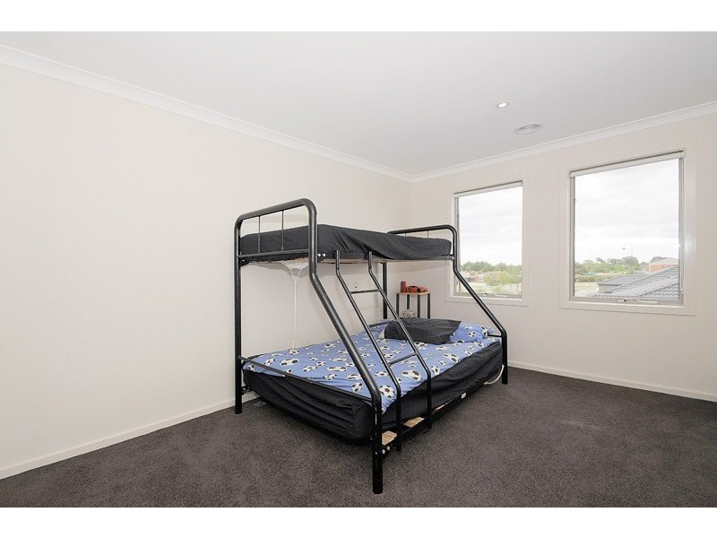 1/175 Rosebank Drive, Cranbourne North VIC 3977
