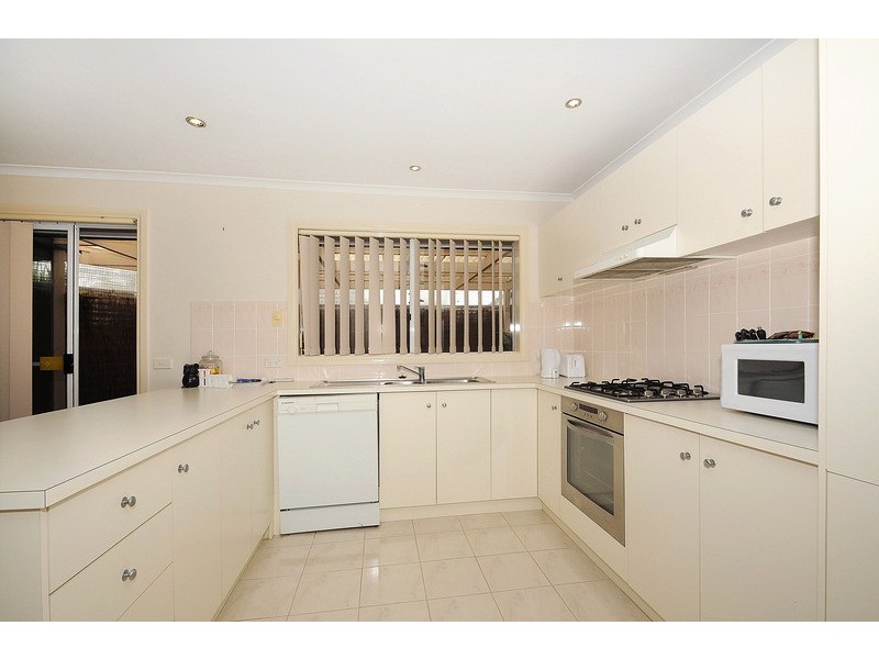 18 Oasis Court, Patterson Lakes VIC 3197