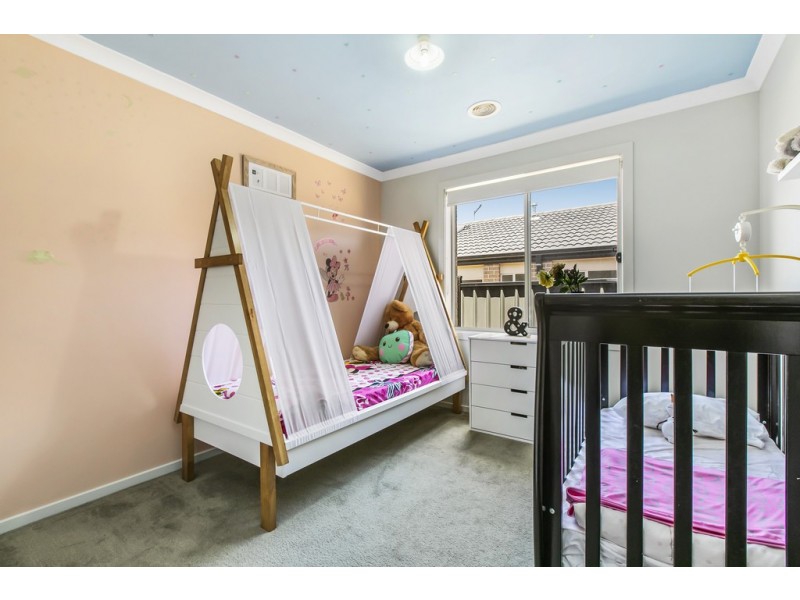 18 Pointer Drive, Pakenham VIC 3810