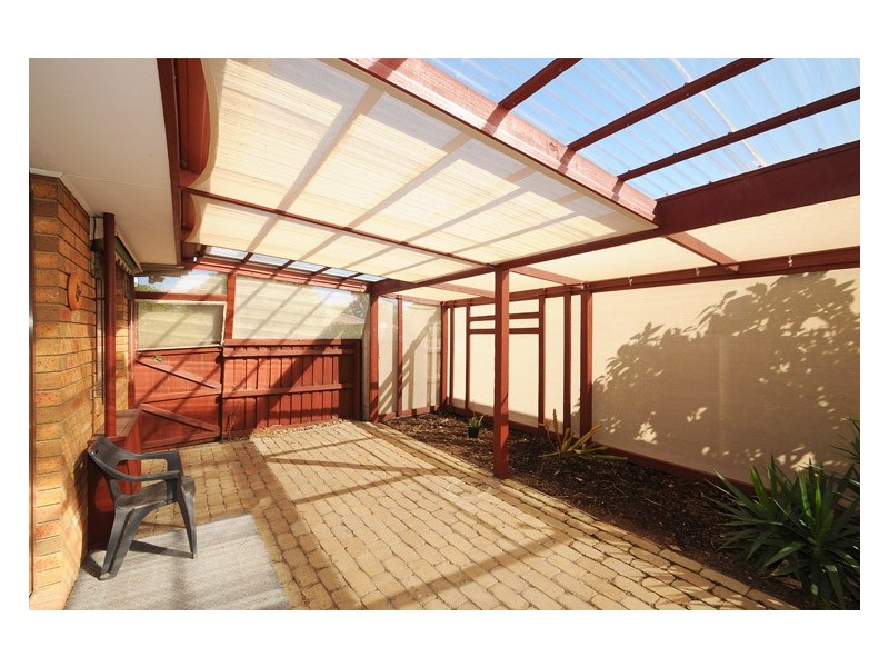 33 Earnshaw Drive, Carrum Downs VIC 3201