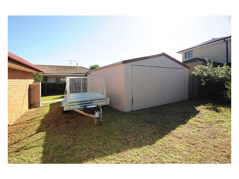 33 Earnshaw Drive, Carrum Downs VIC 3201