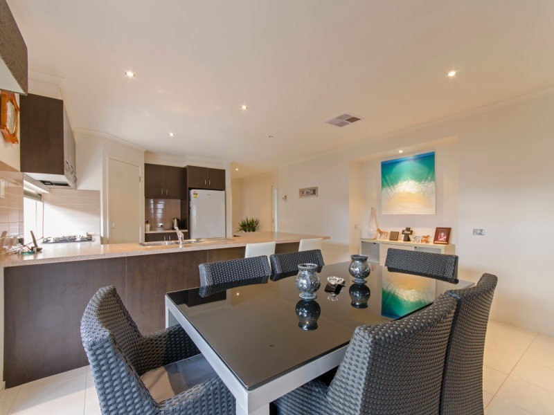 12 Astall Street, Carrum Downs VIC 3201