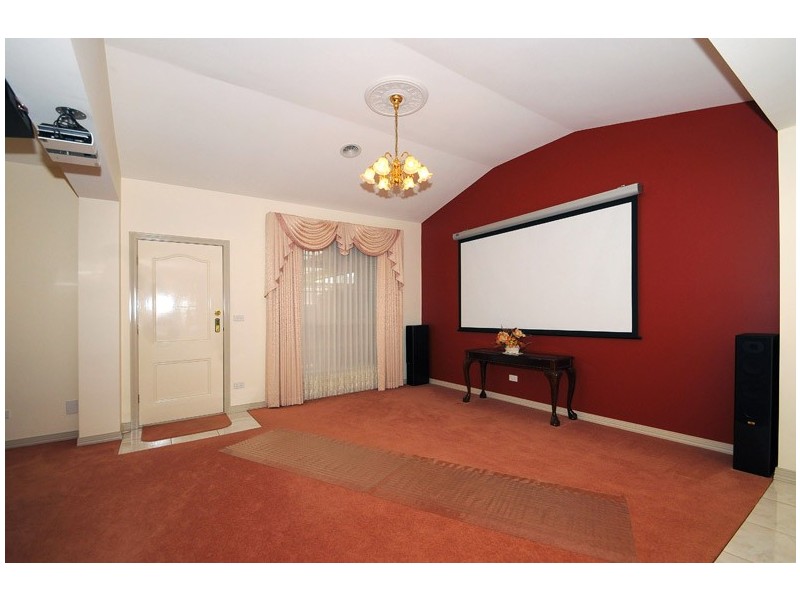 5 Friuli Place, Skye VIC 3977