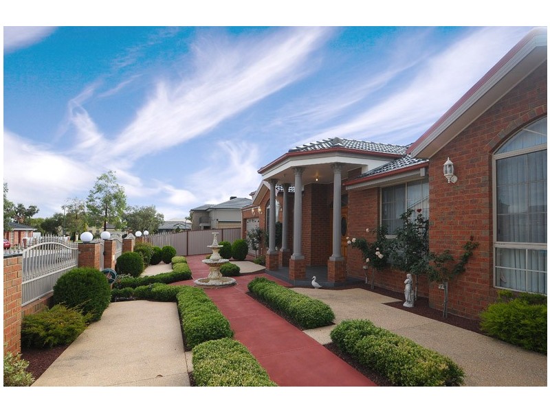 5 Friuli Place, Skye VIC 3977