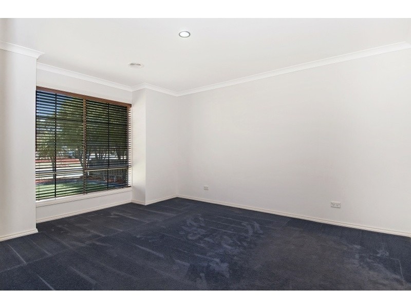 61 Clifton Park Drive, Carrum Downs VIC 3201