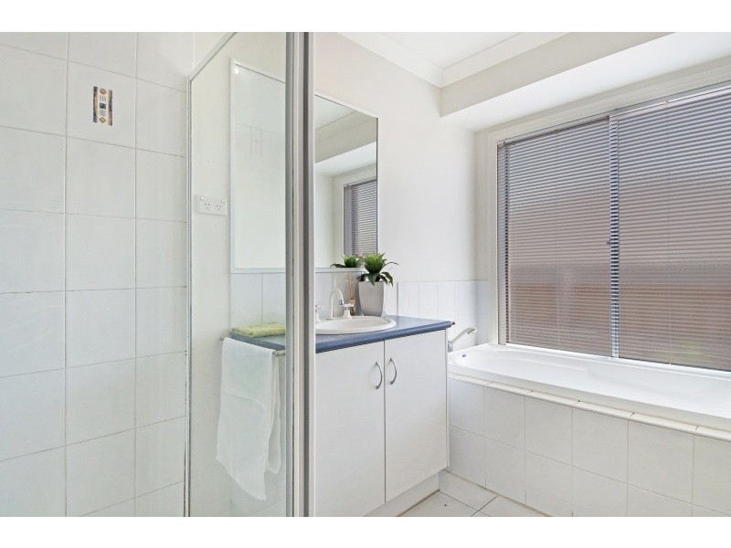 61 Clifton Park Drive, Carrum Downs VIC 3201