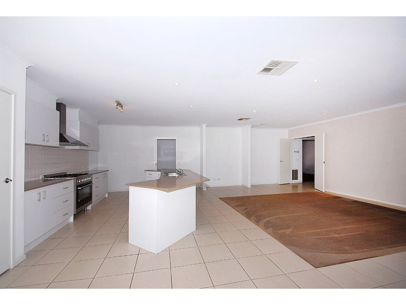 6 Torres Parade, Sandhurst VIC 3977