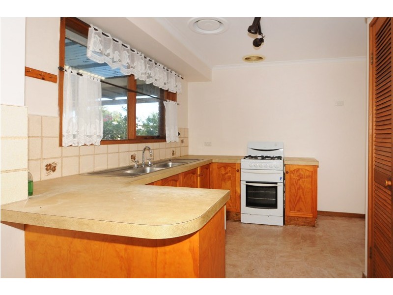 77 Lyrebird Drive, Carrum Downs VIC 3201