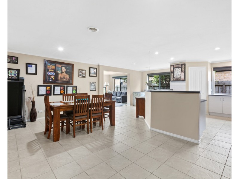 35 Edinburgh Drive, Skye VIC 3977