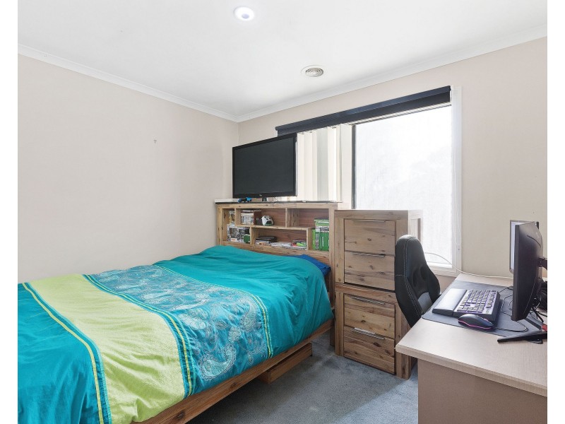 35 Edinburgh Drive, Skye VIC 3977