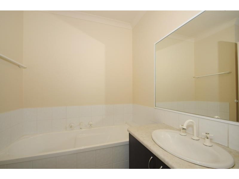 27/55 McClelland Drive, Skye VIC 3977