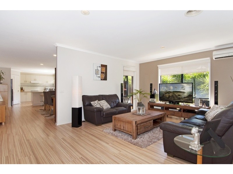 16 Clifton Park Drive, Carrum Downs VIC 3201
