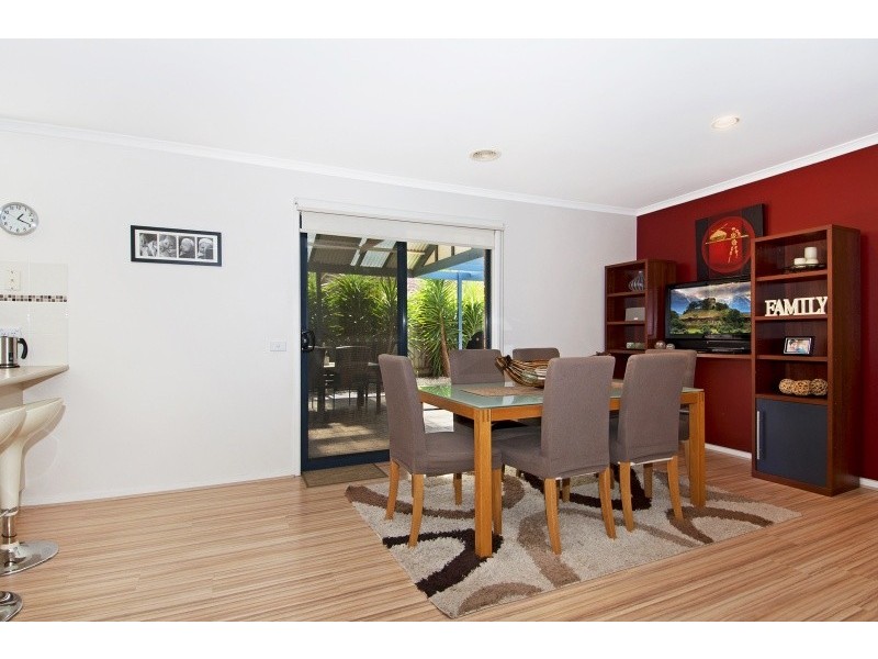 16 Clifton Park Drive, Carrum Downs VIC 3201