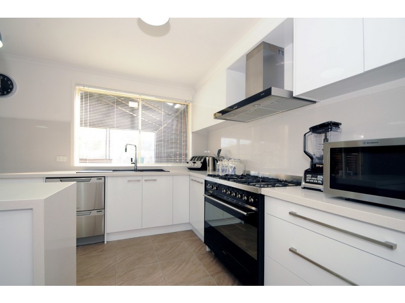 11 Goshawk Court, Carrum Downs VIC 3201