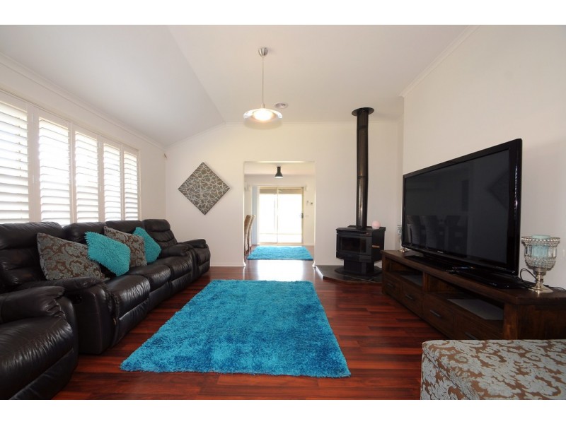 11 Goshawk Court, Carrum Downs VIC 3201