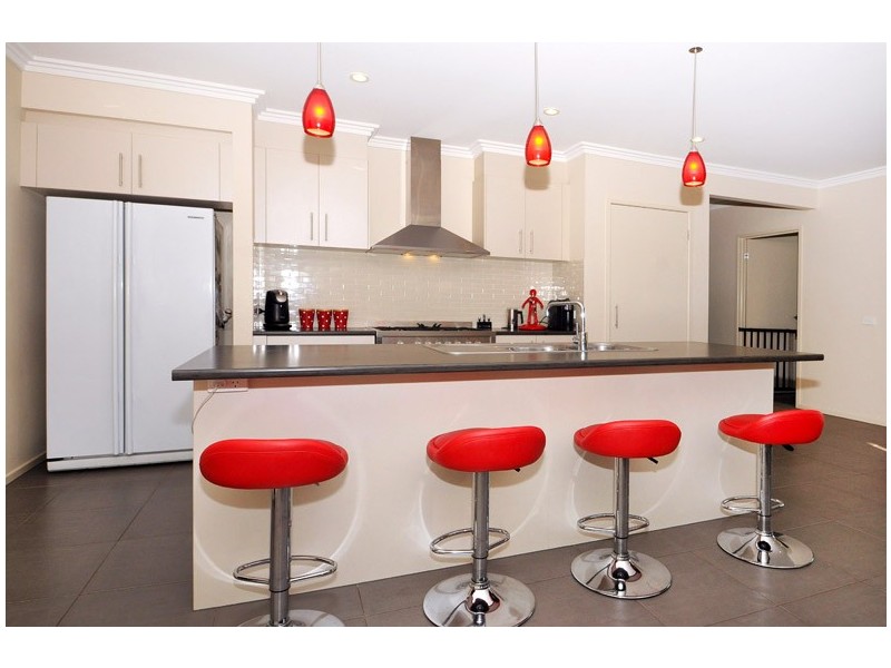 2 Beldale Court, Sandhurst VIC 3977