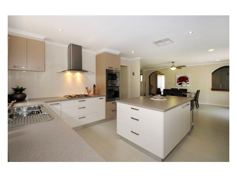 16 Zebrafinch Court, Carrum Downs VIC 3201