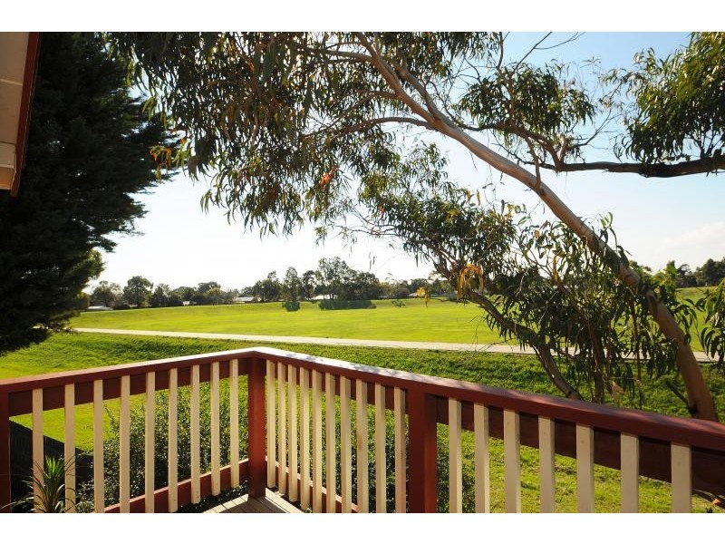 10 Grebe Court, Carrum Downs VIC 3201