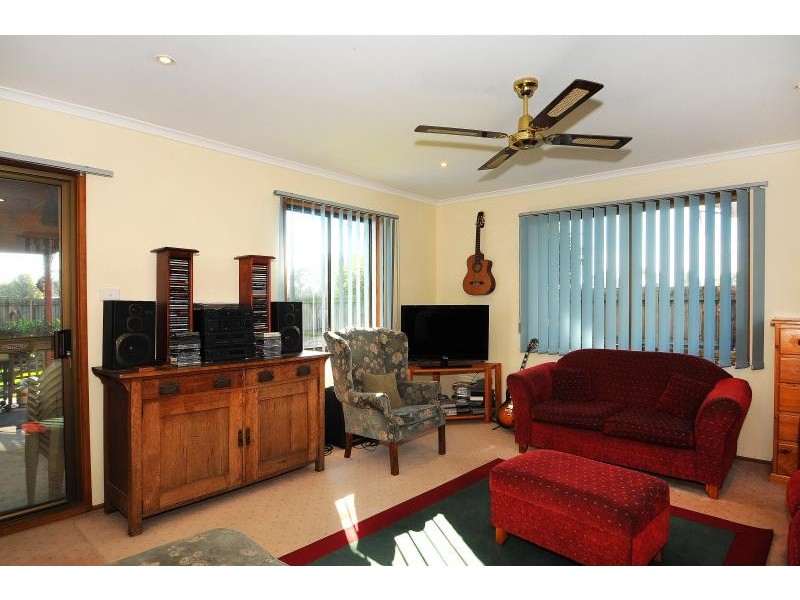 10 Grebe Court, Carrum Downs VIC 3201