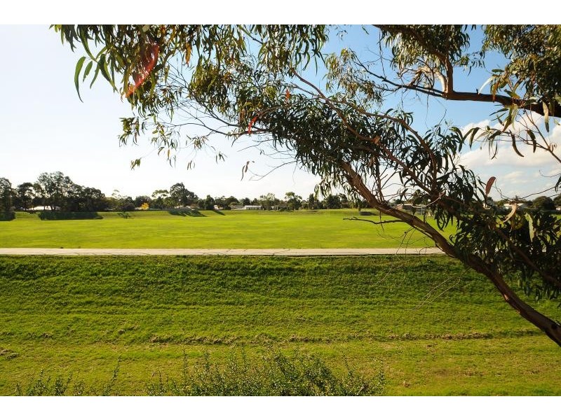 10 Grebe Court, Carrum Downs VIC 3201