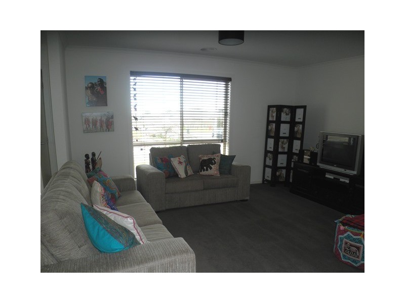 8 Birdrock Court, Carrum Downs VIC 3201