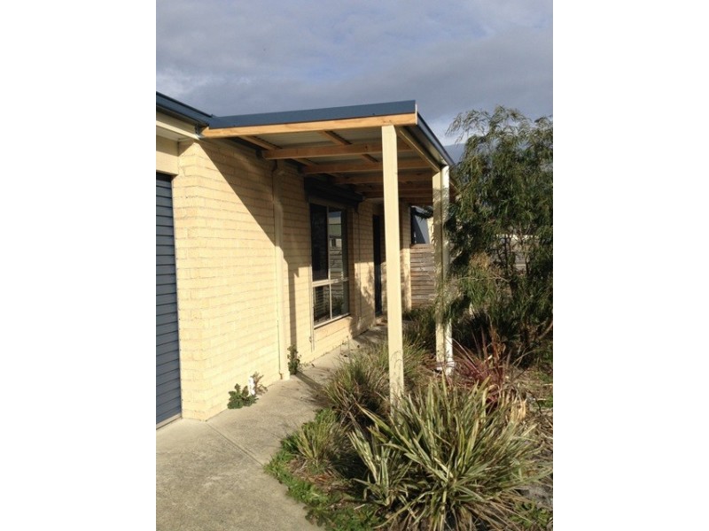 8 Birdrock Court, Carrum Downs VIC 3201